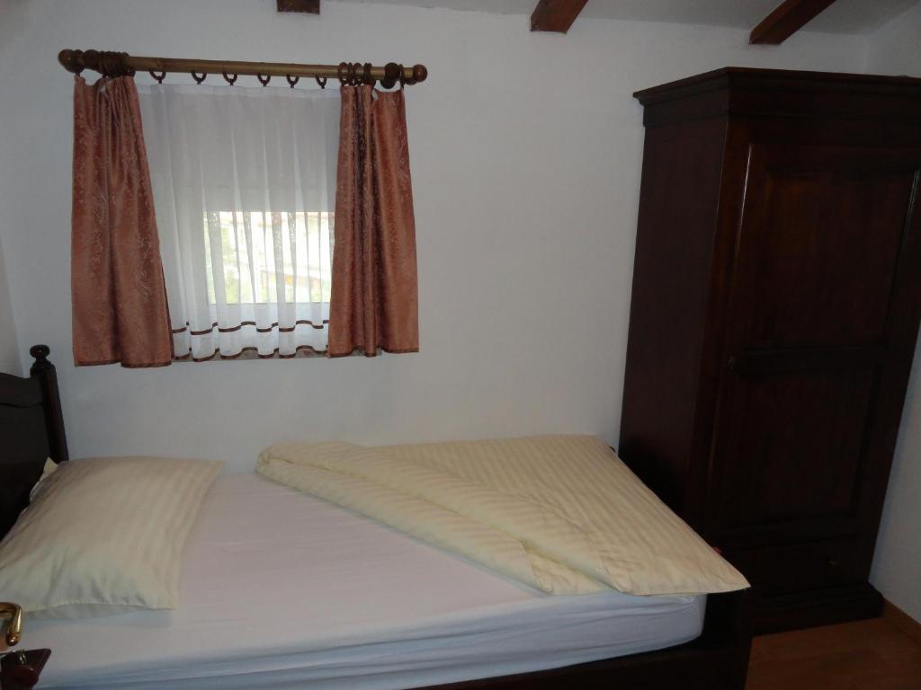 Guest House Pod Slavnikom Podgorje  Rom bilde