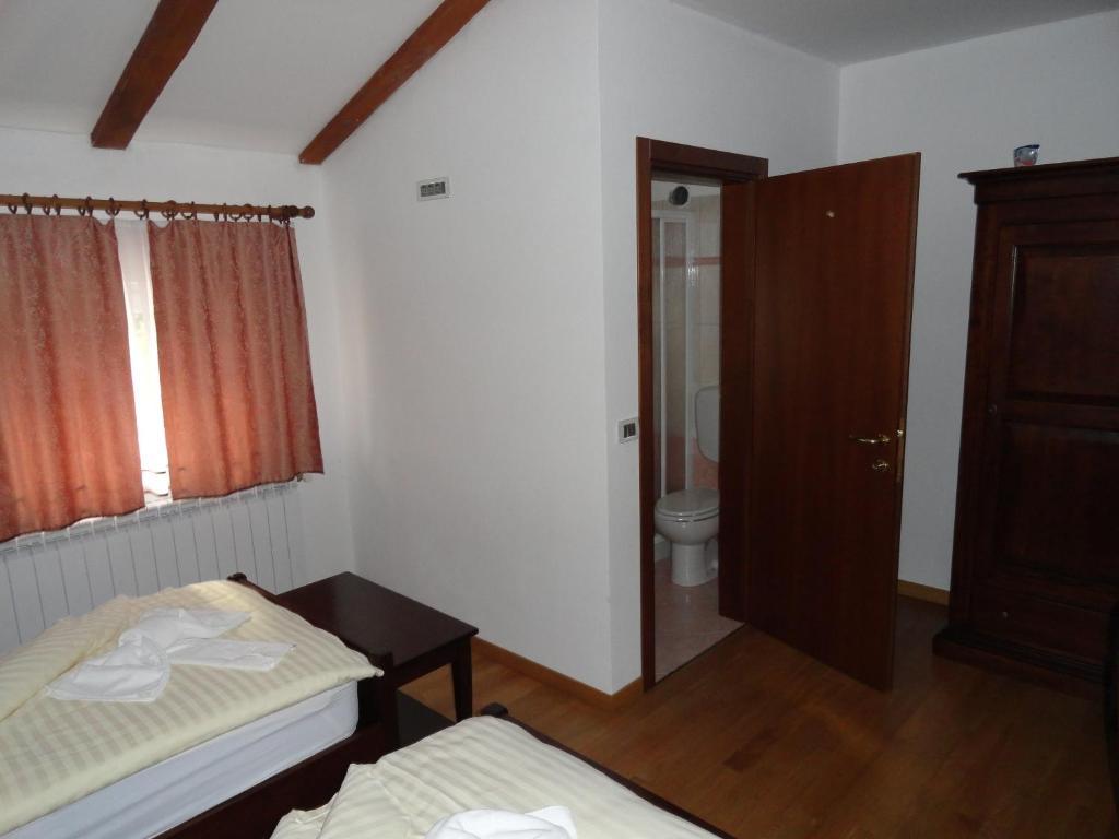 Guest House Pod Slavnikom Podgorje  Rom bilde